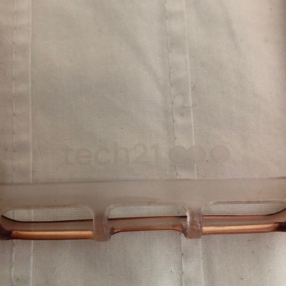 Clear Tech21 iPhone 8 case - Picture 2 of 4